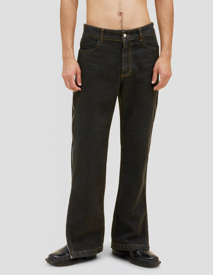 UNZIPPED JEAN