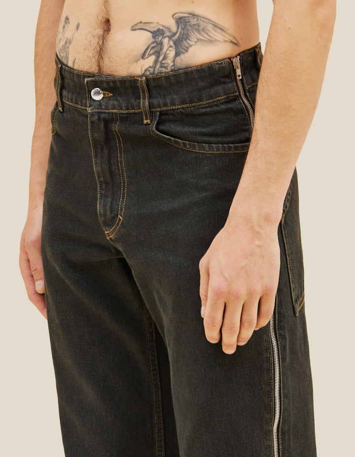 UNZIPPED JEAN