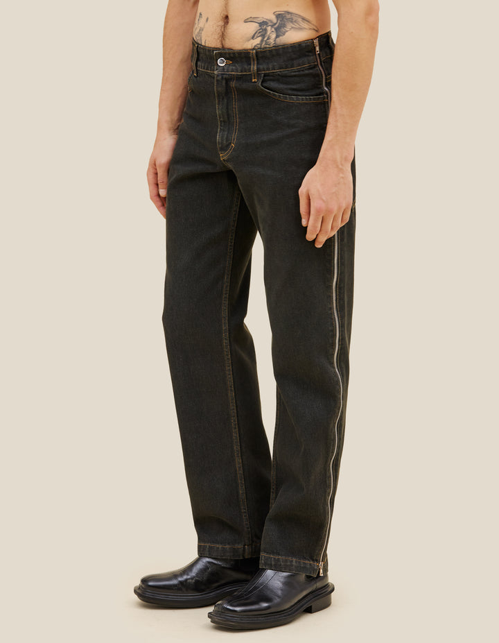 UNZIPPED JEAN